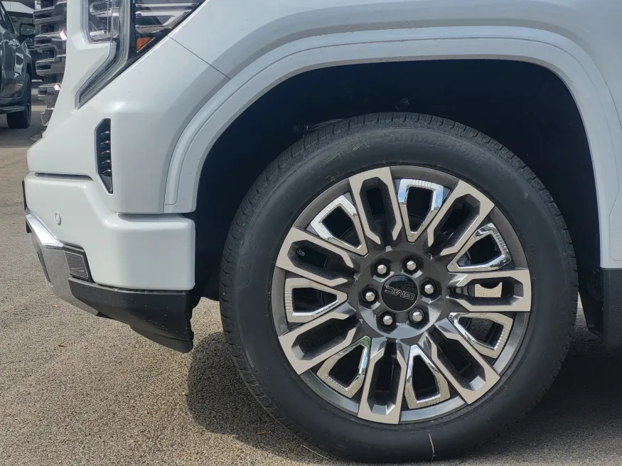 2026 GMC Sierra 1500 Denali Ultimate | Photo 8 of 26