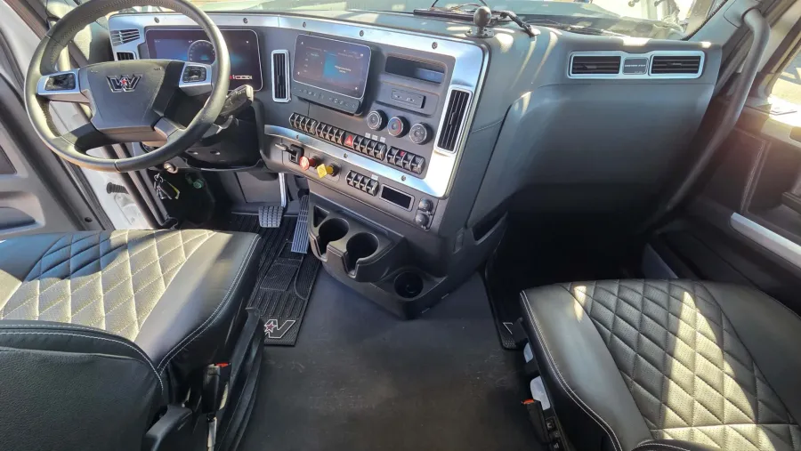 2025 Western Star 49X | Photo 35 of 43