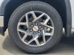 2026 GMC Sierra 1500 SLT | Thumbnail Photo 9 of 26
