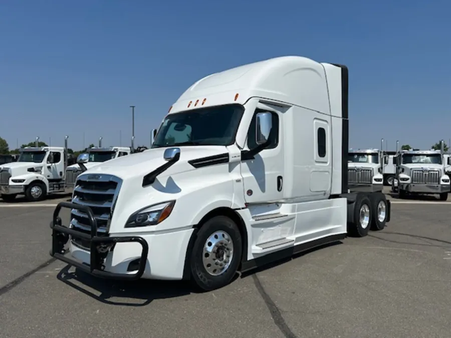2026 Freightliner Cascadia 126 | Photo 1 of 18