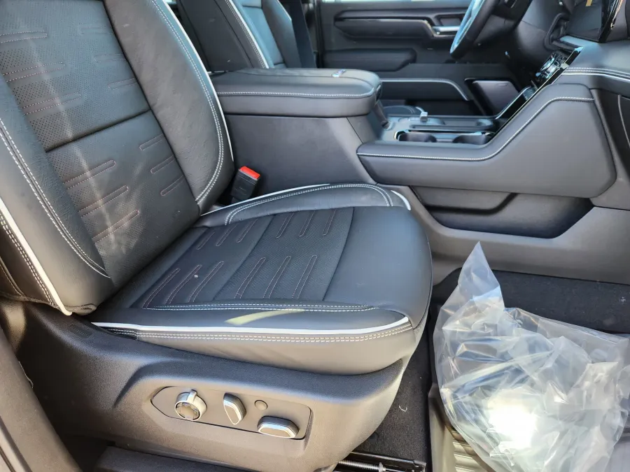 2026 GMC Sierra 2500HD AT4X | Photo 17 of 30