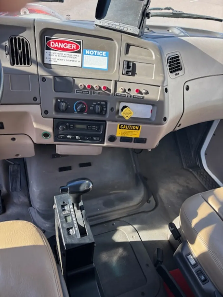 2003 Sterling L7500 | Photo 9 of 12