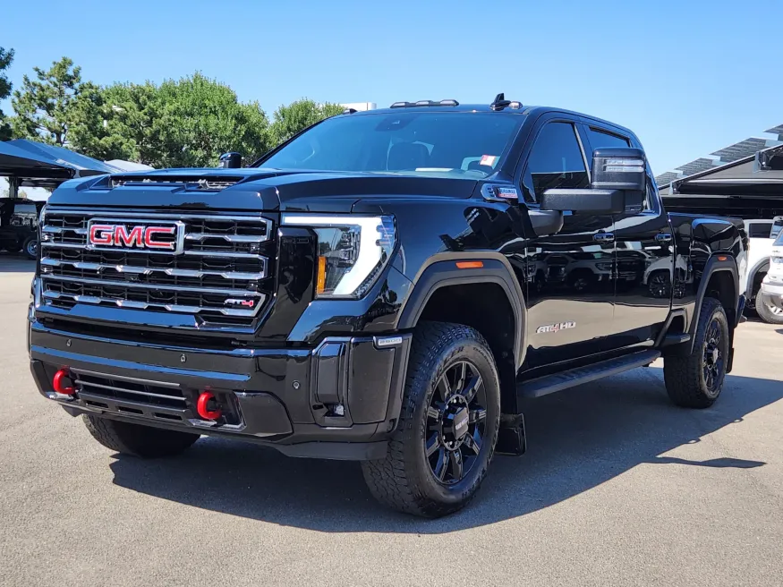 2025 GMC Sierra 2500HD AT4 | Photo 3 of 33