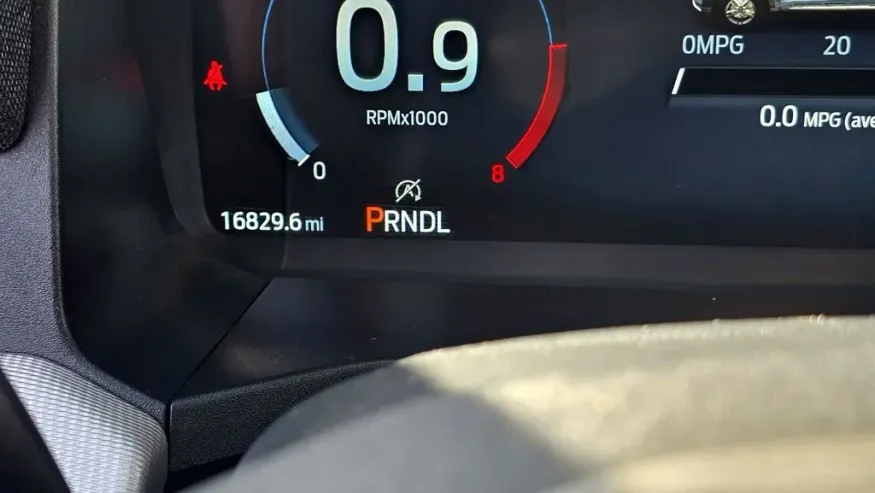 2025 Ford Explorer | Photo 18 of 30