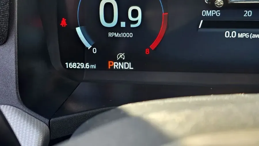 2025 Ford Explorer | Photo 18 of 30