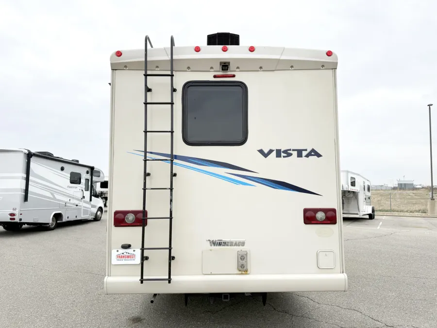 2018 Winnebago Vista 29 VE | Photo 17 of 24
