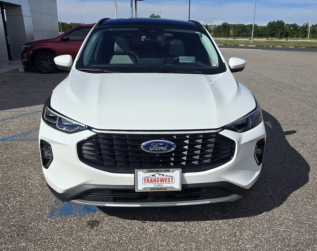 2023 Ford Escape | Photo 2 of 35