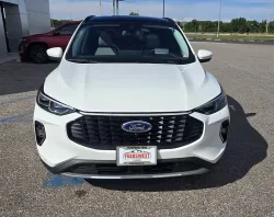 2023 Ford Escape | Thumbnail Photo 2 of 35