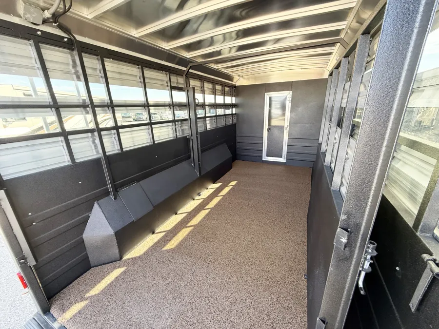 2025 Logan Coach Stock Combo LQ | Photo 4 of 5