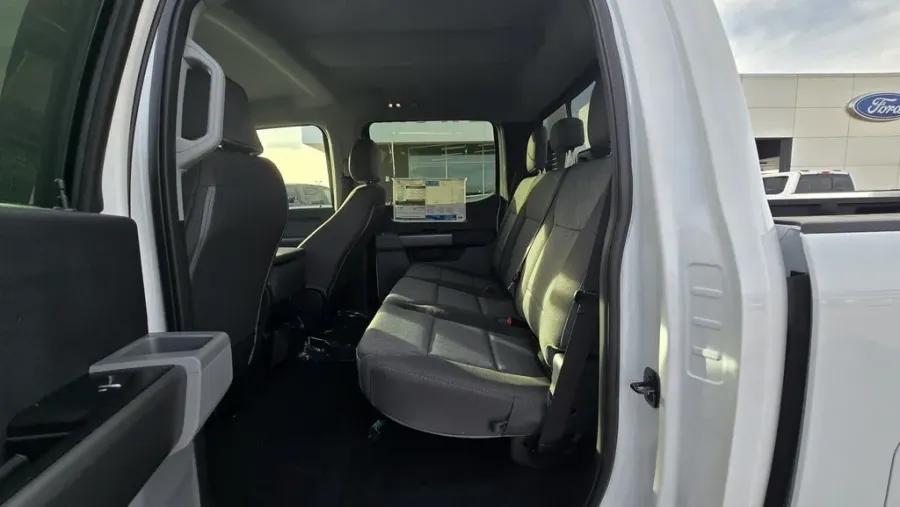 2026 Ford Super Duty F-250 | Photo 36 of 38