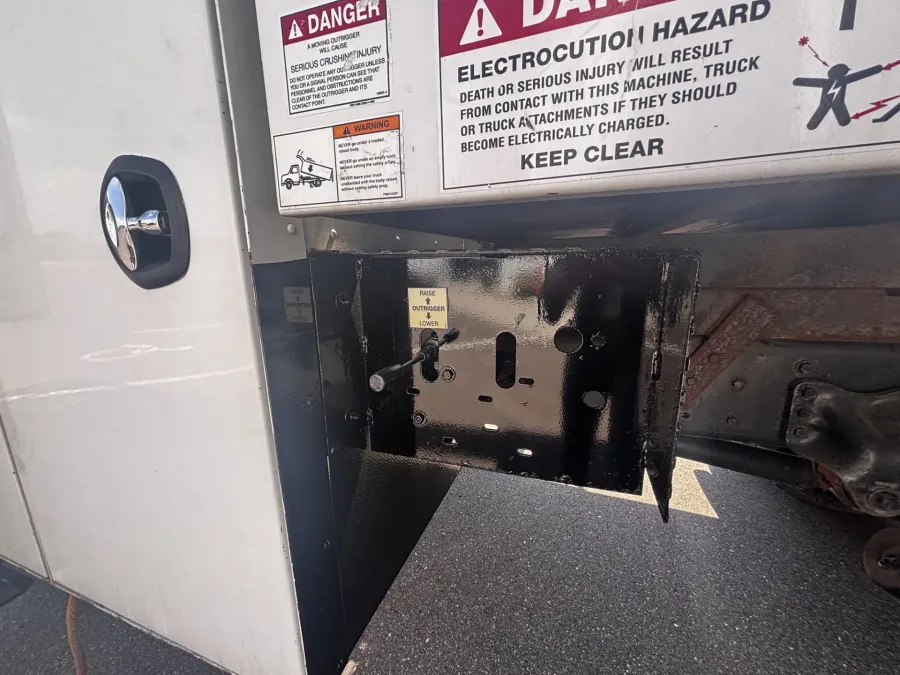 2007 Freightliner M2 106 | Photo 18 of 22