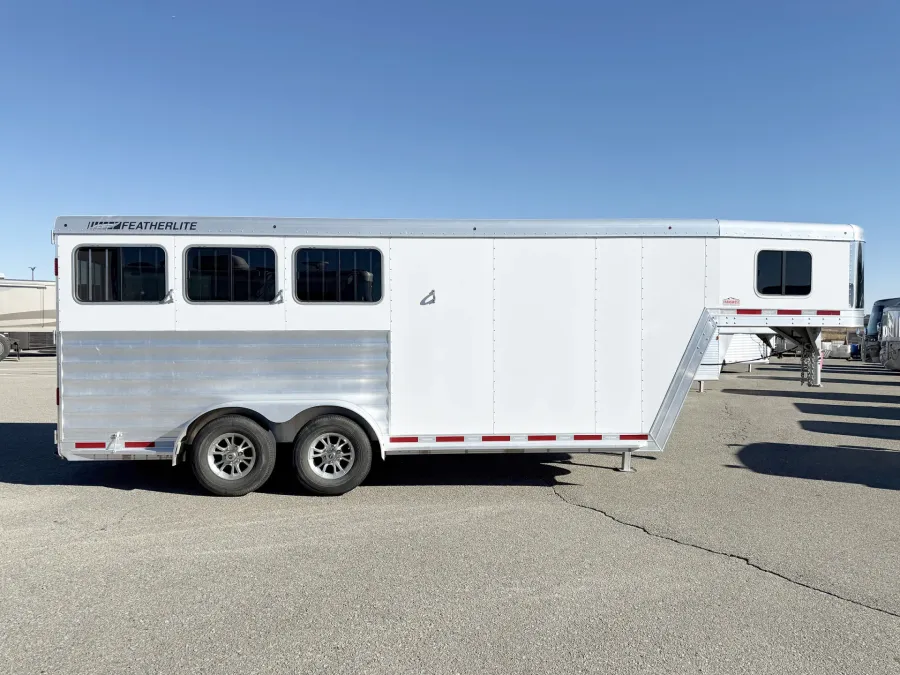 2020 Featherlite 3HGN | Photo 3 of 17