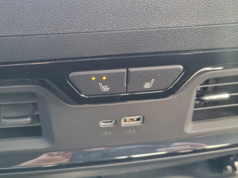 2026 GMC Sierra 2500HD AT4X | Photo 30 of 33