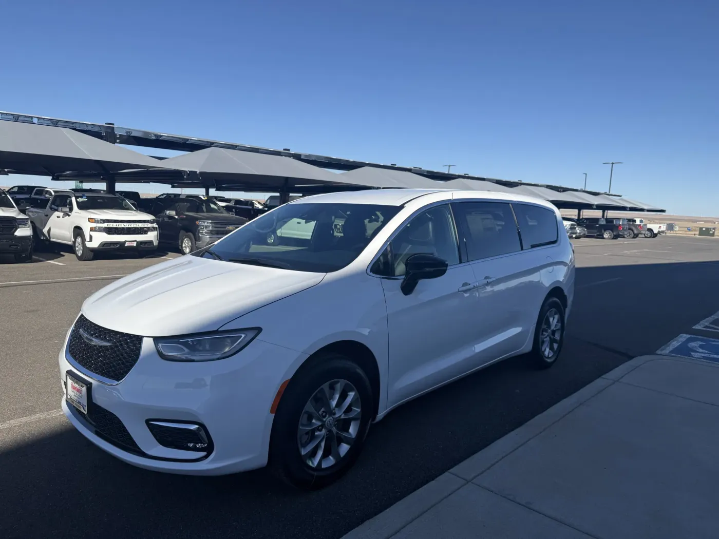 2026 Chrysler Pacifica Select | Photo 3 of 14