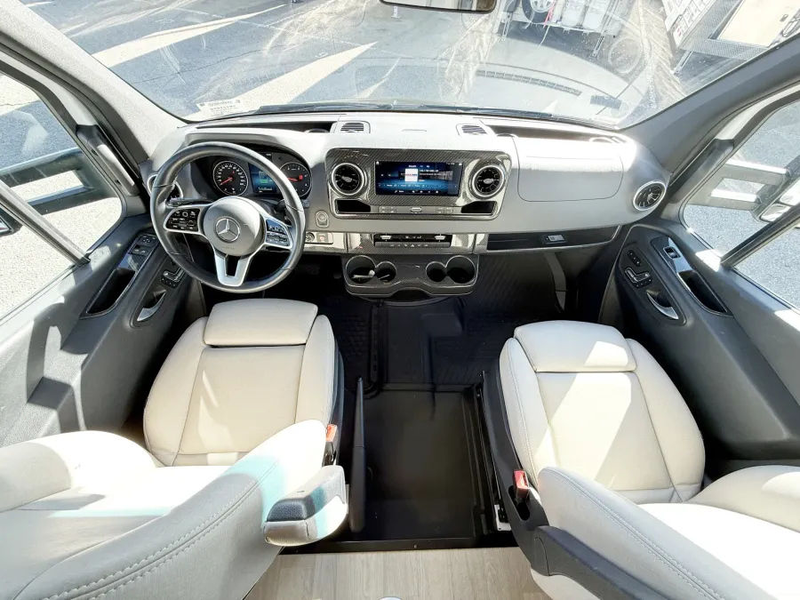 2022 Winnebago Navion 24D | Photo 5 of 23