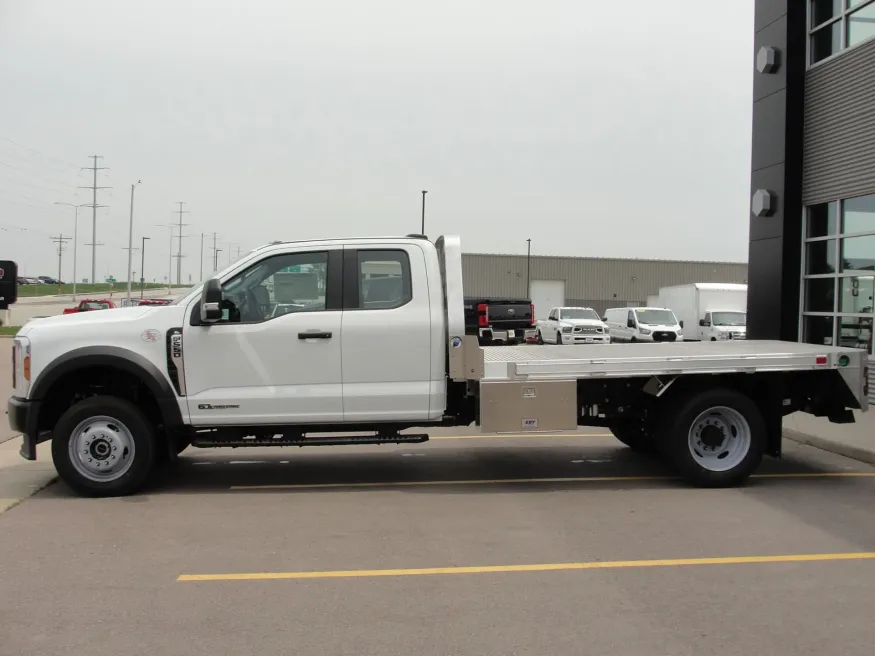 2025 Ford F-550 | Photo 2 of 10