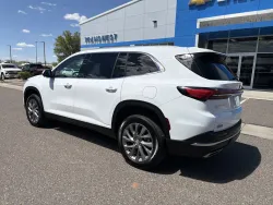 2025 Buick Enclave Preferred | Thumbnail Photo 2 of 21