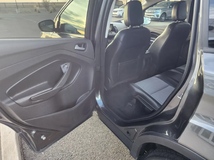 2019 Ford Escape SE | Photo 11 of 24