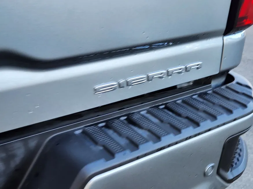 2024 GMC Sierra 2500HD Denali | Photo 14 of 31