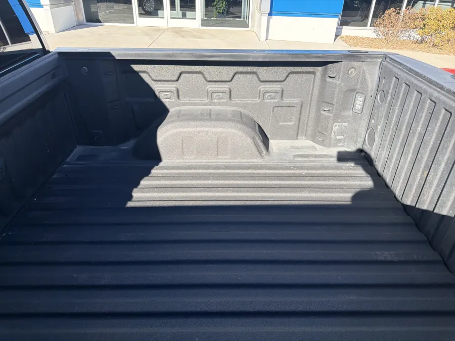 2021 Chevrolet Silverado 1500 LTZ | Photo 8 of 19