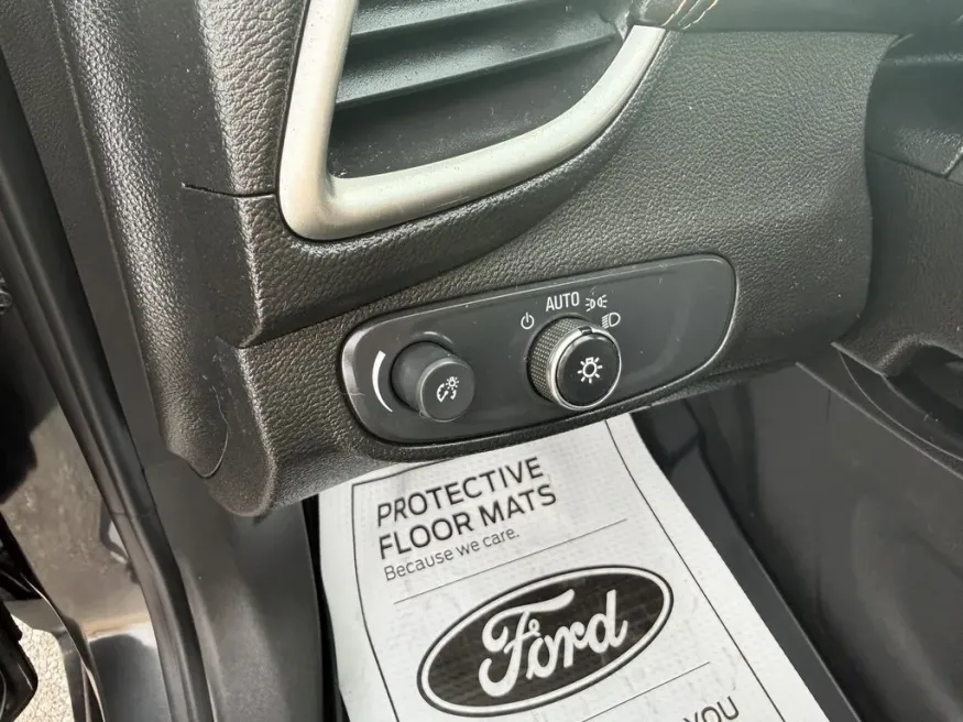 2019 Chevrolet Trax | Photo 10 of 19