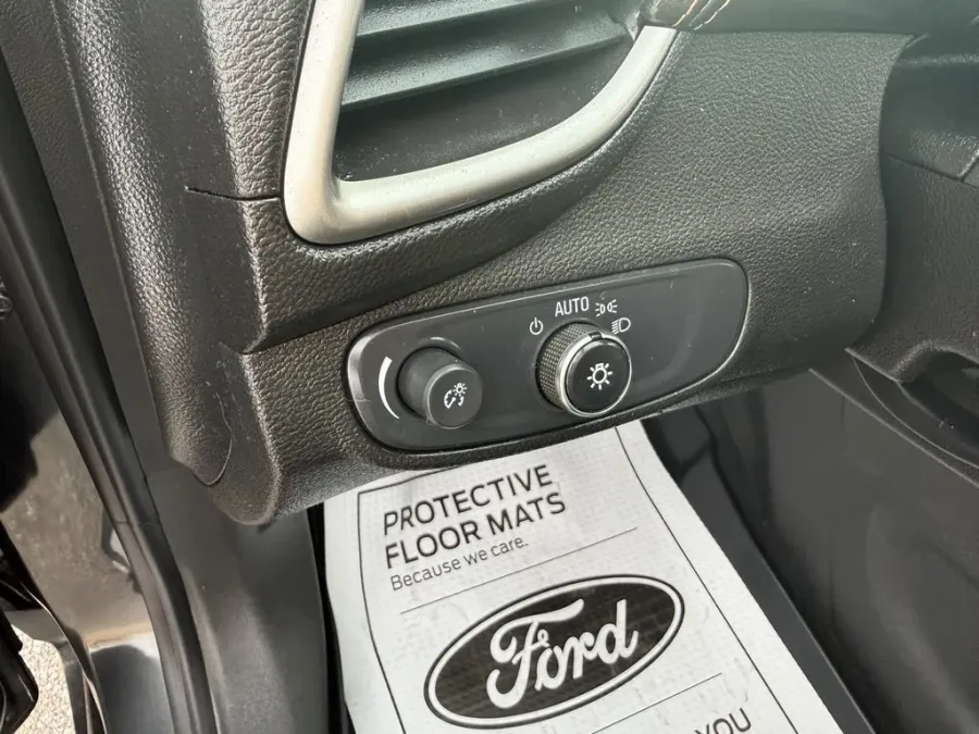 2019 Chevrolet Trax | Photo 10 of 19