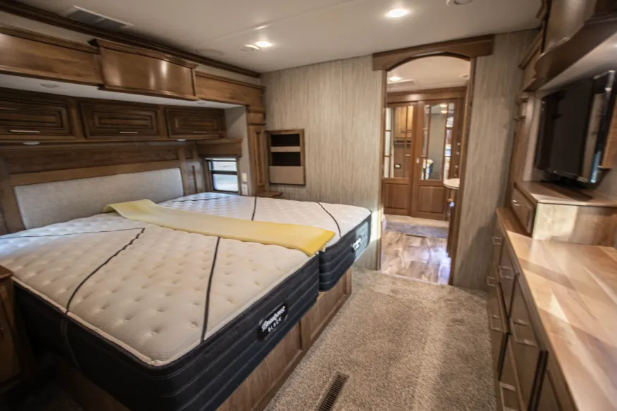 2019 DRV Mobile Suites 39 DBRS3 | Photo 15 of 20