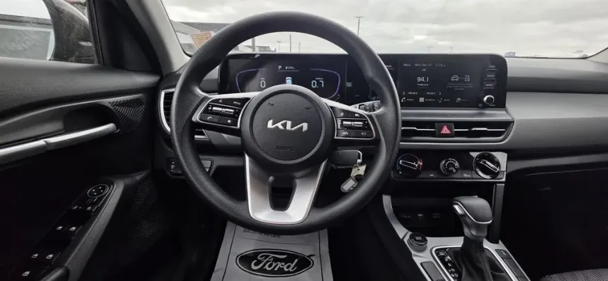 2026 Kia Seltos | Photo 13 of 27