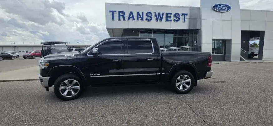 2022 RAM 1500 | Photo 4 of 35