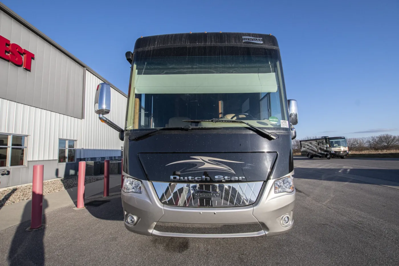 2015 Newmar Dutch Star 4018 | Photo 3 of 32