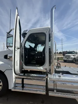 2027 Western Star 49X | Thumbnail Photo 12 of 16