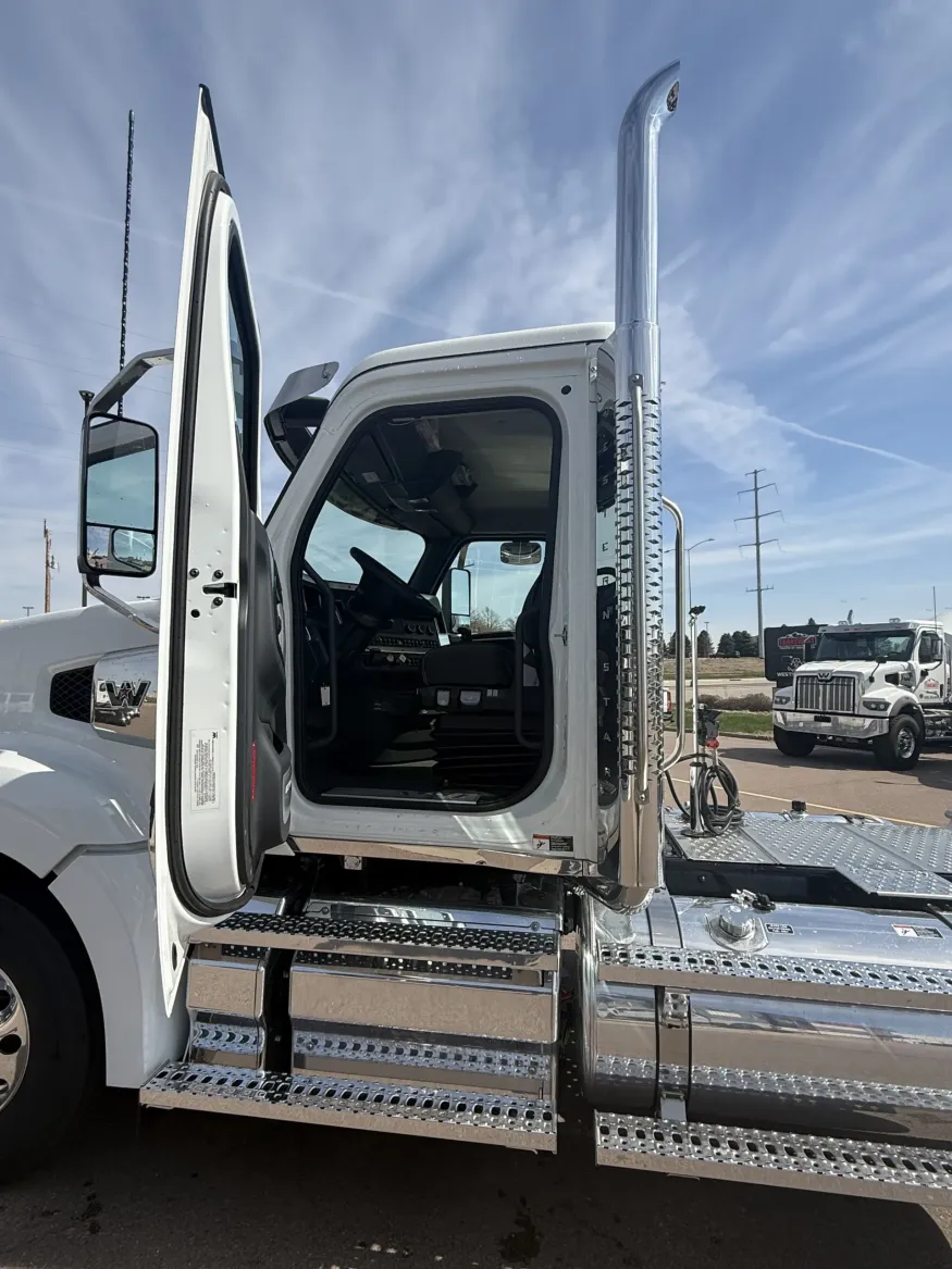2027 Western Star 49X | Photo 12 of 16