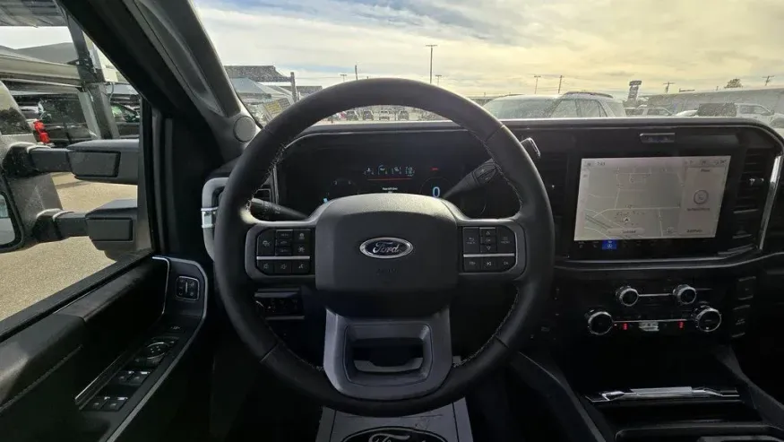 2026 Ford Super Duty F-250 | Photo 18 of 35