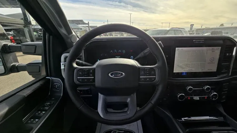 2026 Ford Super Duty F-250 | Photo 18 of 35
