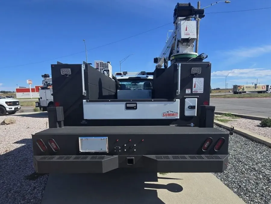 2025 Ford Super Duty F-600 | Photo 6 of 26