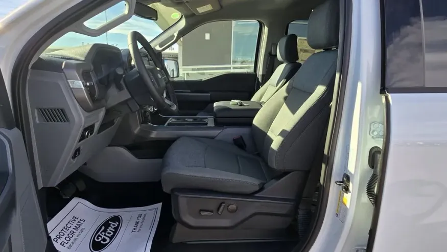 2025 Ford F-150 | Photo 27 of 42