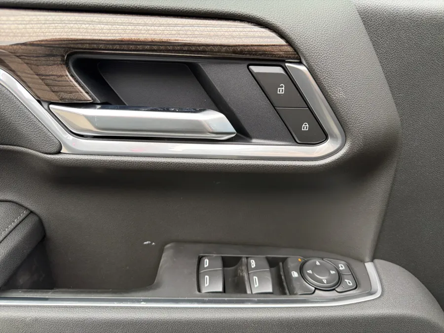 2026 Chevrolet Silverado 1500 RST | Photo 11 of 19