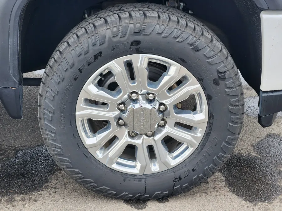 2020 GMC Sierra 2500HD Denali | Photo 5 of 26