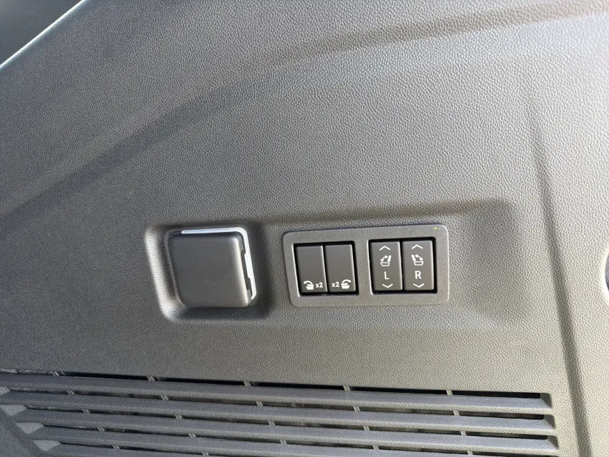 2026 Chevrolet Suburban Premier | Photo 9 of 26