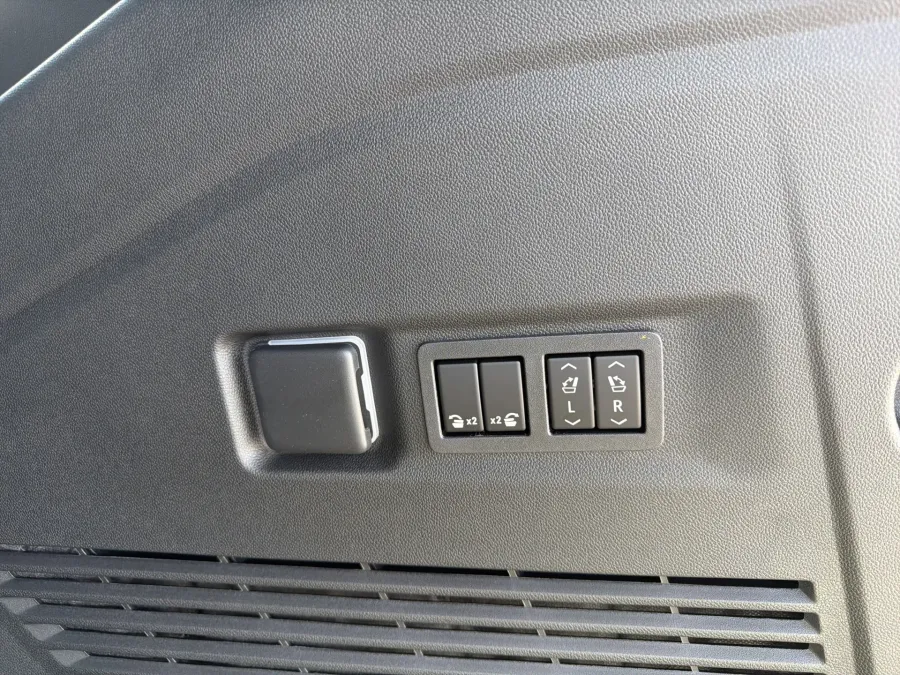 2026 Chevrolet Suburban Premier | Photo 9 of 26