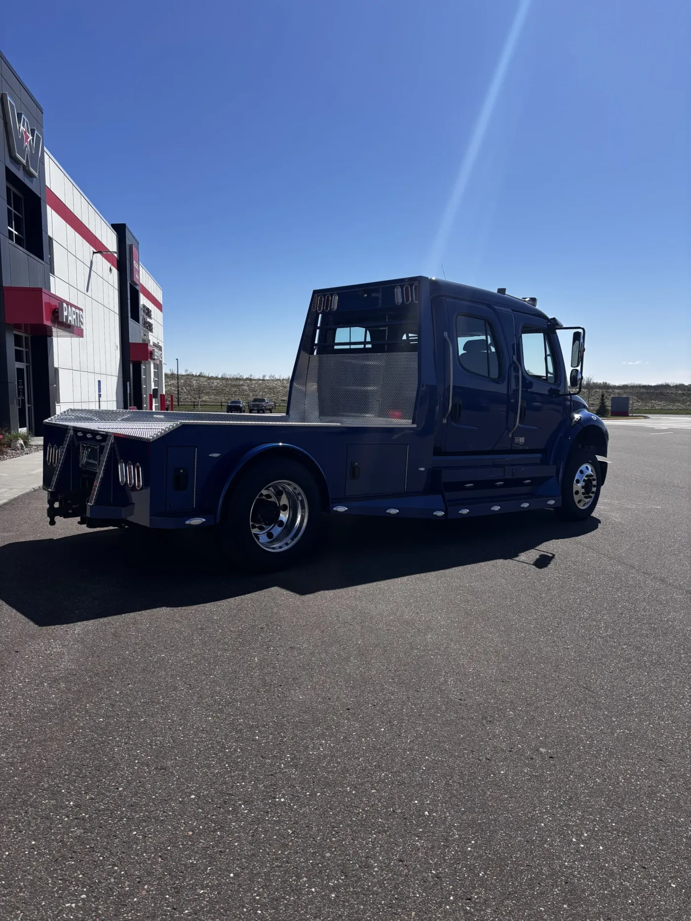 2025 Freightliner M2 106 Summit Hauler | Photo 2 of 27