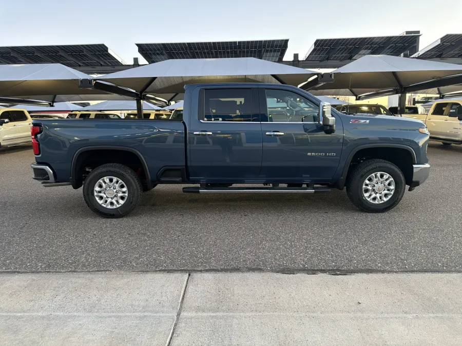2026 Chevrolet Silverado 2500HD LTZ | Photo 5 of 20