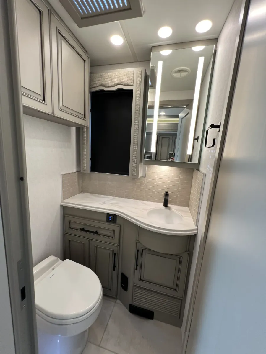 2026 Newmar London Aire 4551 | Photo 11 of 19