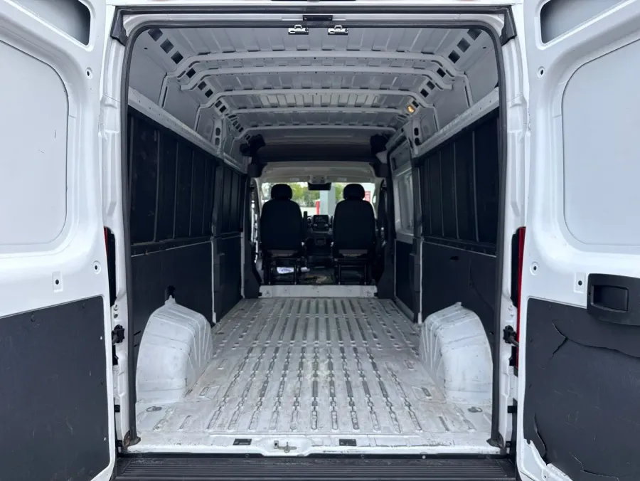 2023 RAM ProMaster 2500 High Roof | Photo 12 of 15