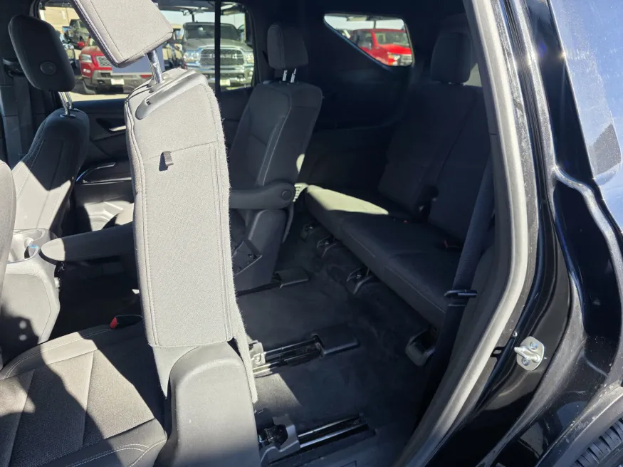 2024 Chevrolet Traverse AWD LT | Photo 14 of 29