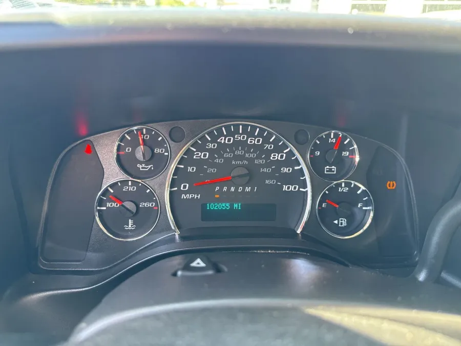 2017 Chevrolet Express 3500 | Photo 8 of 14