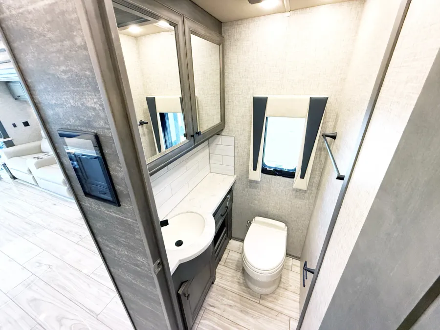 2023 Tiffin Allegro Bus 45FP | Photo 14 of 35