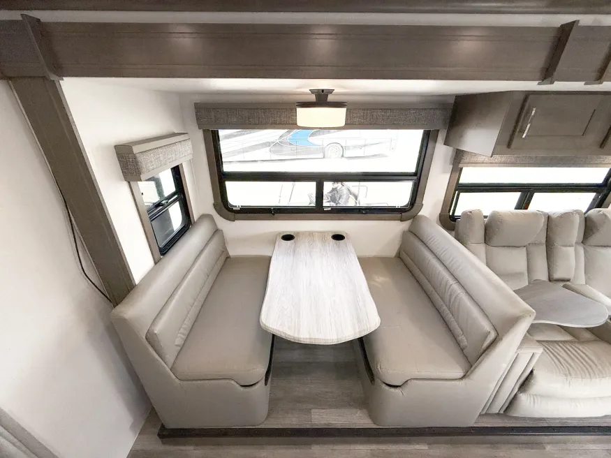 2025 Dynamax Isata 30FW | Photo 11 of 25