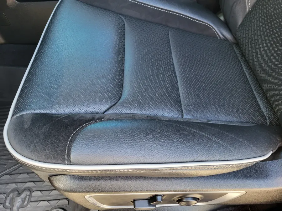 2025 RAM 1500 Laramie | Photo 19 of 25