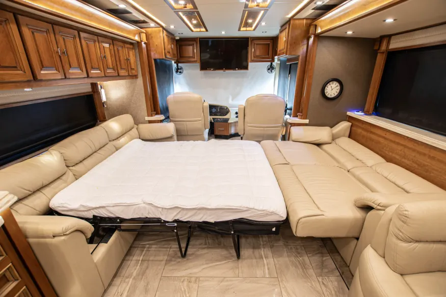 2018 Tiffin Allegro Bus 45OPP | Photo 16 of 33